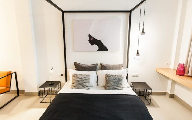 Monk Monastiraki Suites
