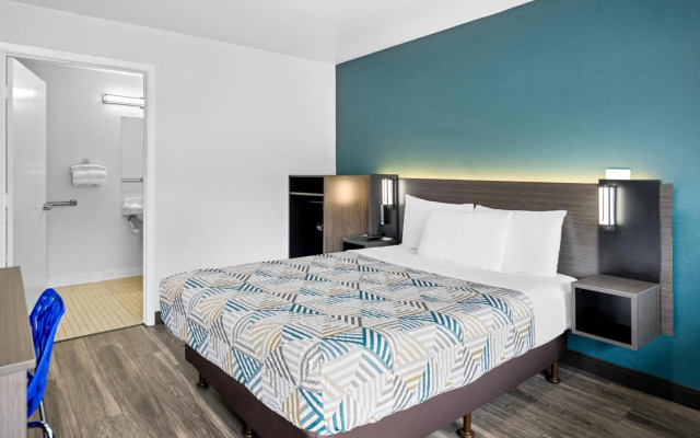 Motel 6 Monterey, CA