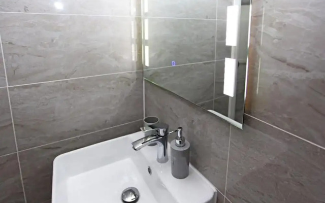 Sapphire House Apartments