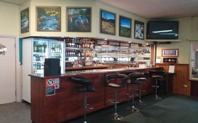 Bucketts Way Motel