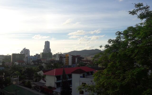 Lucky Patong Hotel