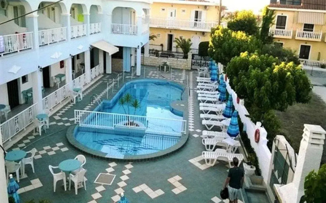 Anna Studios & Apartments