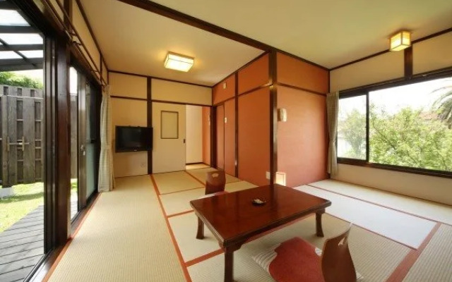 Tateyama Onsen Oshisashiminoyado Tarobe