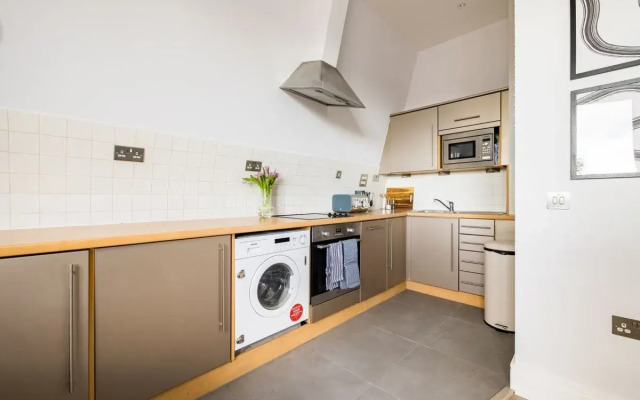 The Camberwell Loft - Captivating 2bdr Flat
