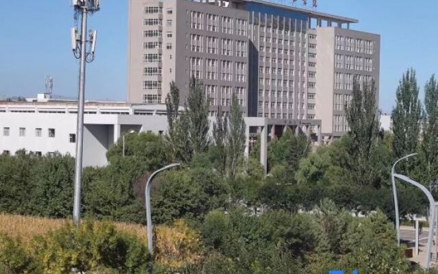 Xinzhou Yunjing Hotel (Vocational and Technical College)