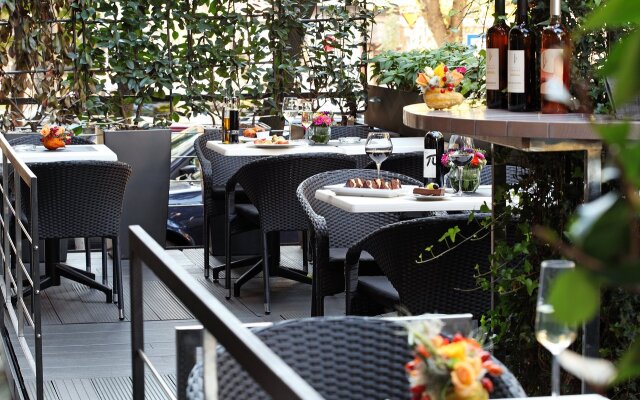 Townhouse27 Hotel