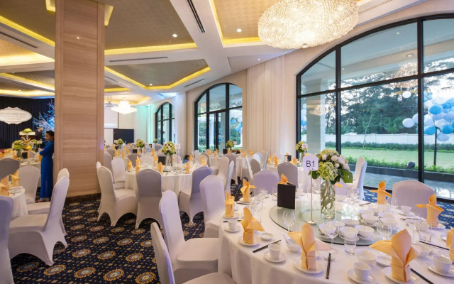 Elegant Suites Westlake