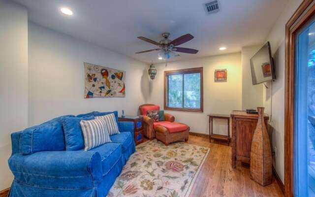 Island Oasis 6 Bedroom Holiday Home