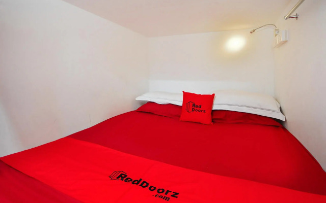 RedDoorz Hostel near Farrer Park MRT