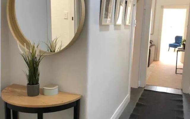 Luxury Double Bay Flat by Harbour Pool