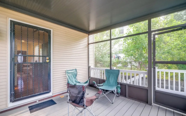 5 Mi to US Capitol: Washington DC Townhome