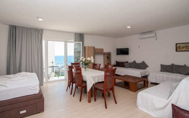 Open Sea Luxury Apartments
