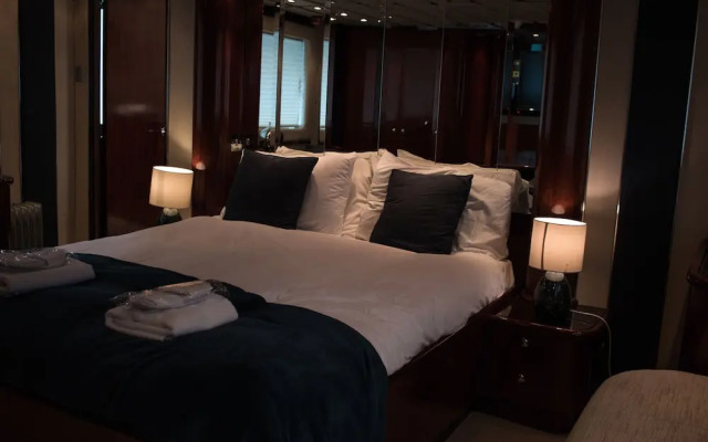 Absolute Pleasure Yacht