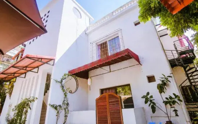 Nahai Villa Garden Hostel