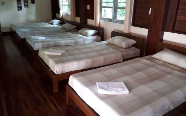 Baan Suansabaijai Resort