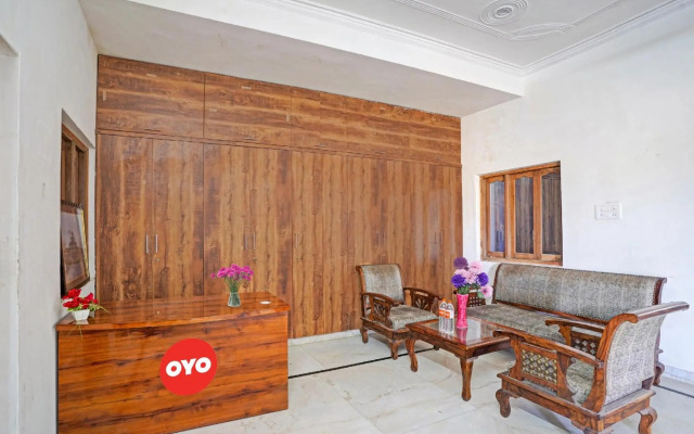 OYO Flagship 70101 The Royal Bharti Hotel