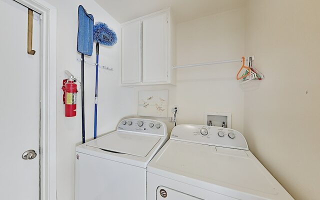 2399chat 4 Bedroom Home