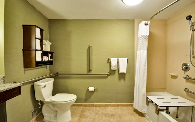 Hampton Inn Kansas City-Airport