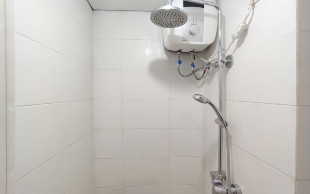 Comfort Studio At Candiland Apartment