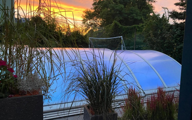 Pool & Lake Holiday Home