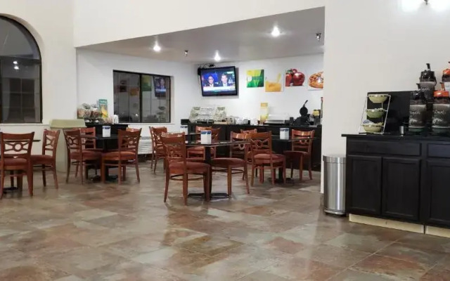 Allington Inn & Suites South Fork