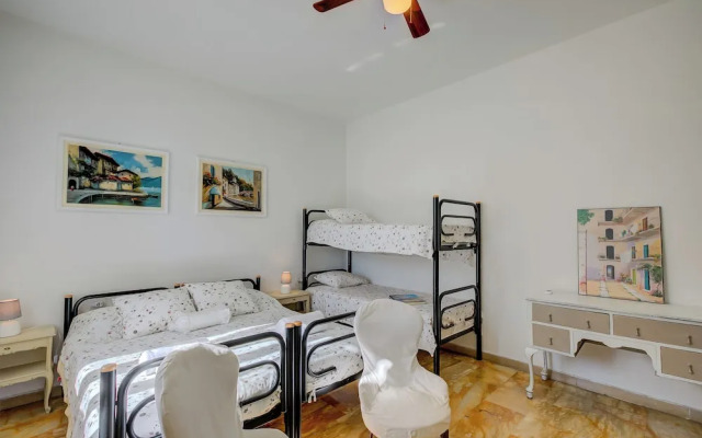 Blooming Villa Cos Lake View