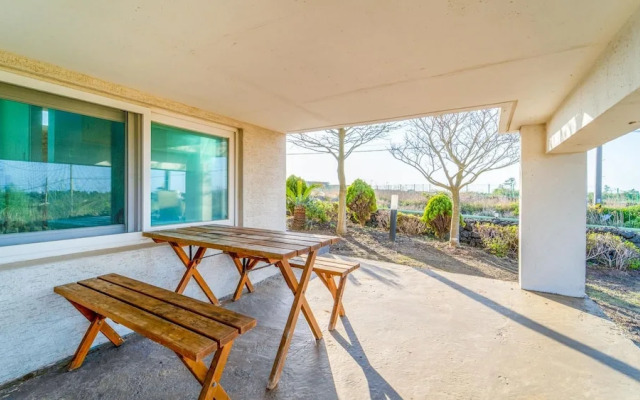 Jeju Byeoleuldameunbaramarae Pension