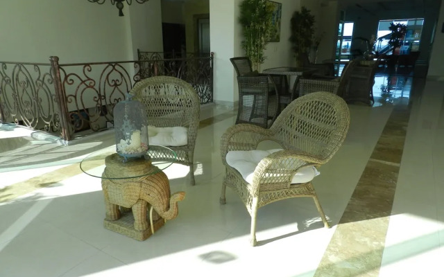 Astur Hotel y Suites