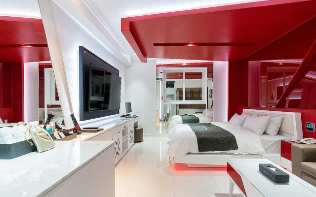 Theban Hotel