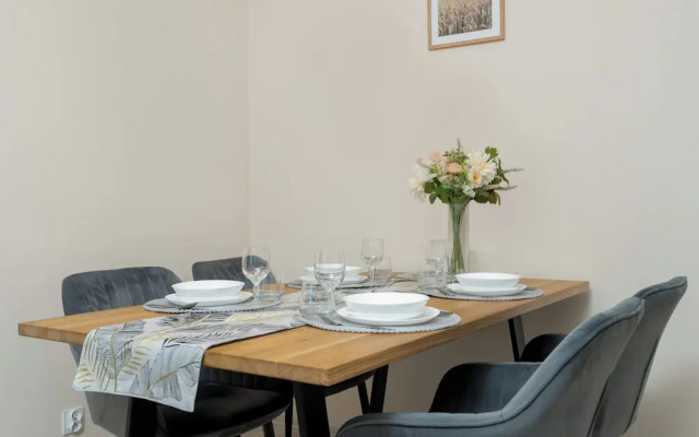 Large Family Poznan Apartment by Renters