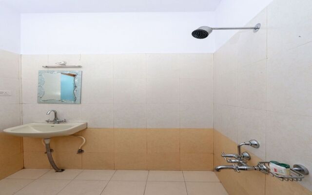 OYO 16645 Hotel Grand Palace