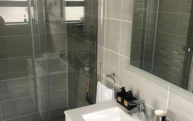 Luxurious Waterfall 1 bedroom Condo With Free Uncapped Wifi