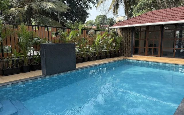 Stylish 1BR With Pool 5 Mins to Candolim Beach