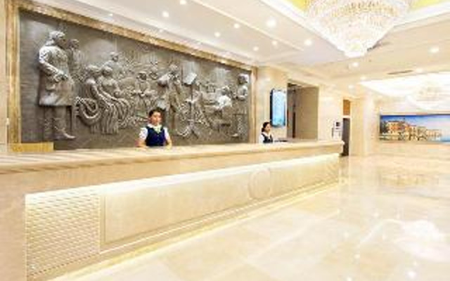 Vienna Hotel Chengdu Chunxi Road Tianfu Plaza Subway Station