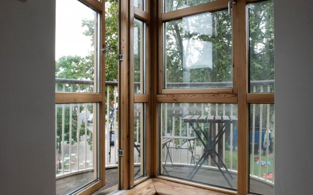 Lovely 2 Bedroom Flat in Excellent Location