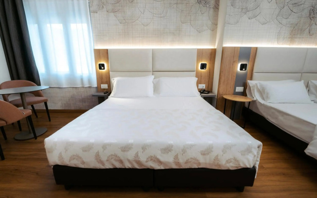 Hotel Everest