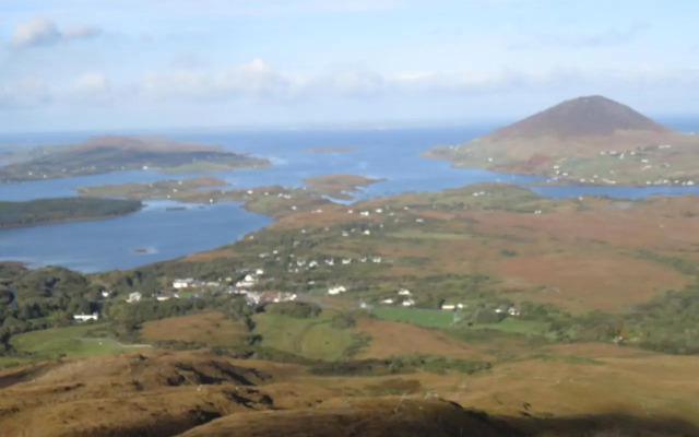 Letterfrack Farm Lodge house in Letterfrack village Connemara