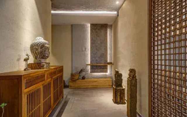 Chonpines Hotel (Daqing West Railway Station Wanda Plaza Branch)