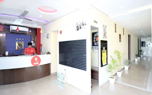 OYO 5710 The Majestic Crown Hotel