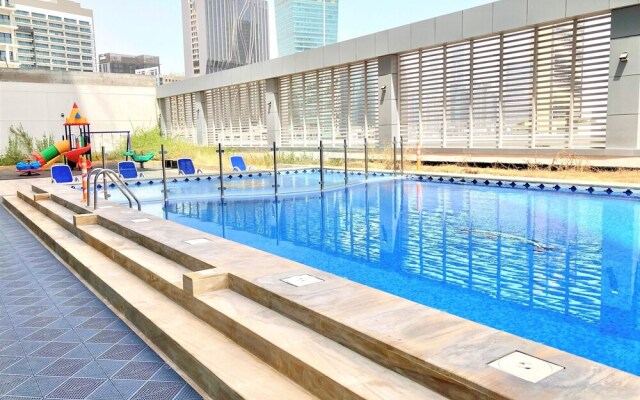 Stunning 1bedroom With Balcony in Business Bay