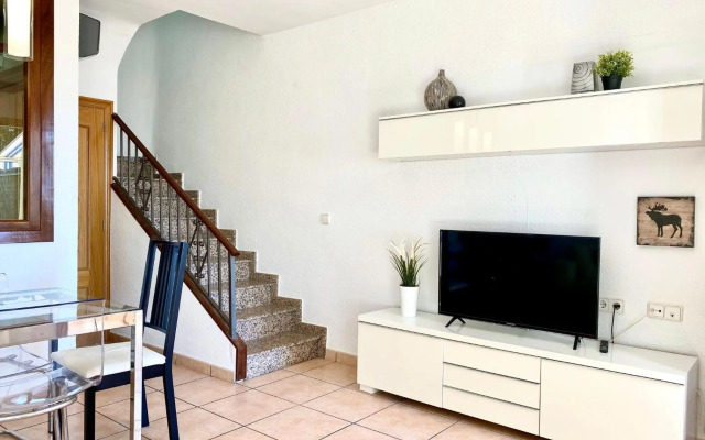 House in front of the beach with sea view