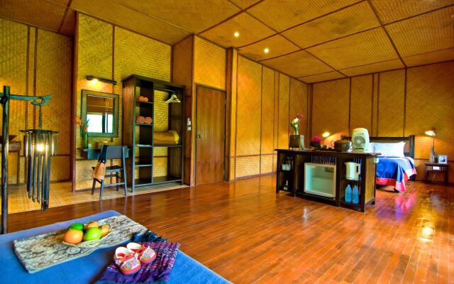 Hmong Hilltribe Lodge