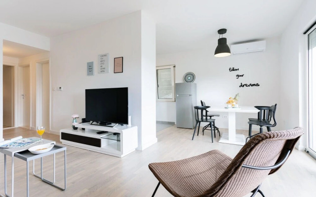 Apartment Black & White