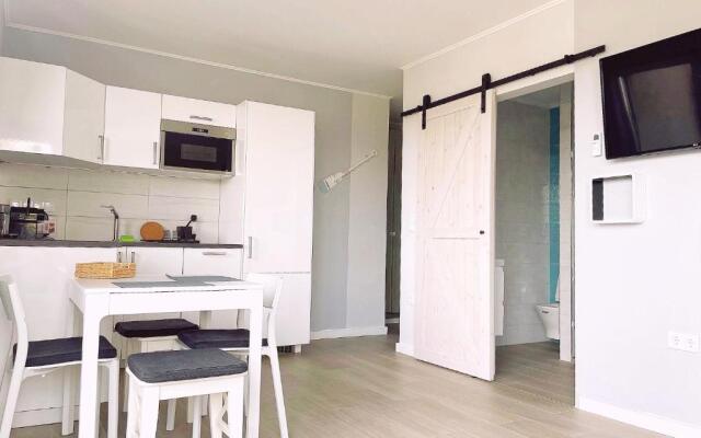 Lakeside Family & Studio Apartments