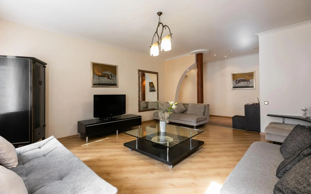 FlatStay (ФлэтСтей) на набережной реки Фонтанки