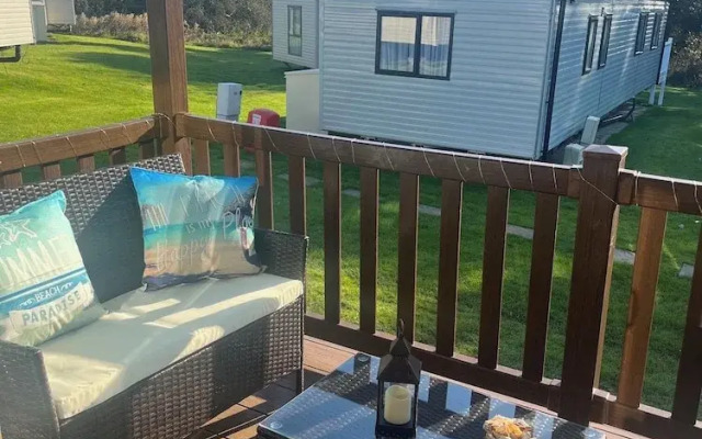 Seaside Escape - Cayton Bay Cabin