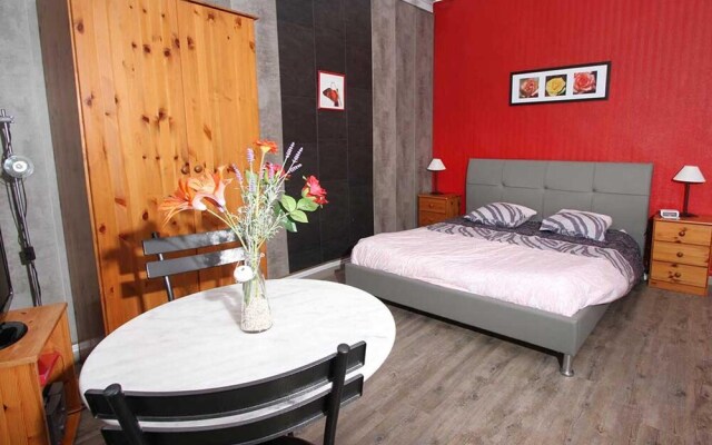 Studio in Suze-la-rousse, With Shared Pool, Enclosed Garden and Wifi