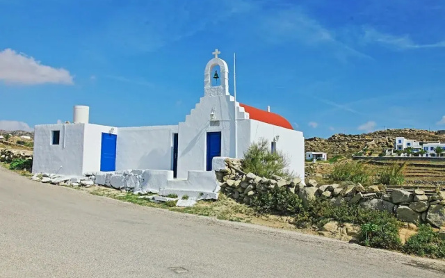 Maganos Eikosidio in Thira