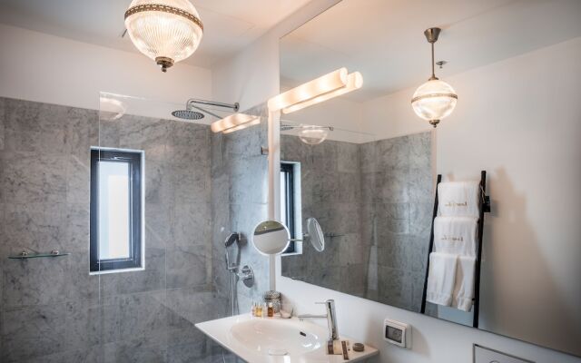 Lear Sense - Experience Luxury Hotel