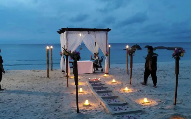 Beach Rock Resort Belitung